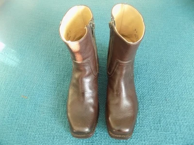 Bota de tornozelo Frye com zíper lateral marrom escuro masculina tamanho 8D - Imagem 1 de 4