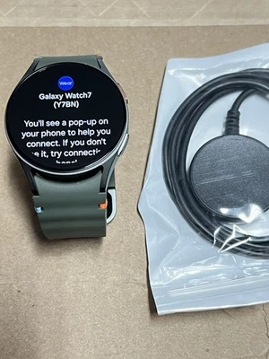 Samsung Galaxy Watch 7 40mm gps Green Smartwatch SM-L300 - Image 1 of 4
