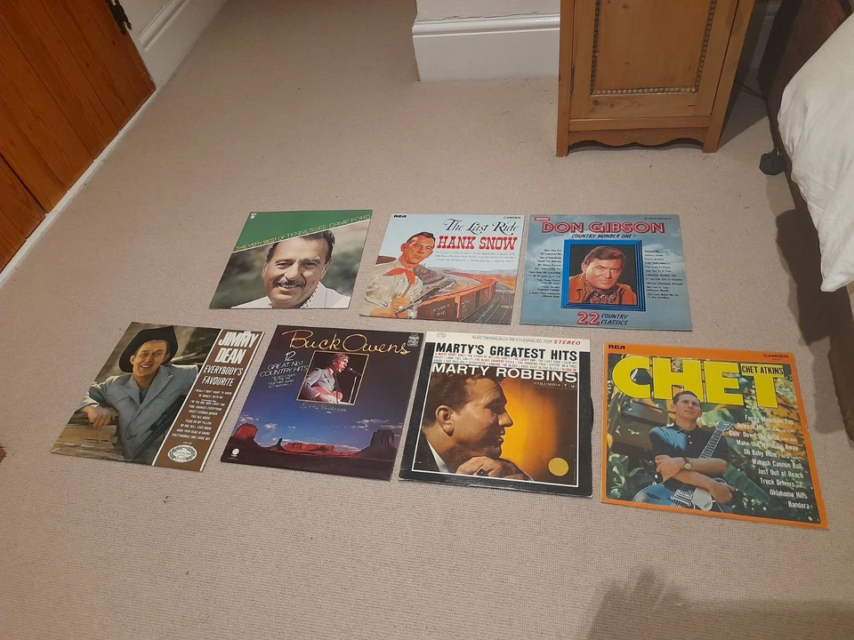 Collection of 7 Country vinyl LPs Records Buck Owens Chet Atkins Marty Robbins - Image 1 of 1