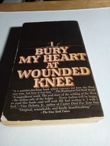 pre-owned soft cover book (bury my heart at wounded knee) by dee brown - Picture 1 of 5