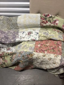 Genähte Decke & Kissenbezüge Blumen Patchwork 120” x 118”  - Bild 1 von 3