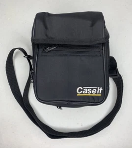 CASE-IT Borsa a Tracolla Protettiva Imbottita, Gadget Elettronici per Fotocamera, Nera con Logo - Foto 1 di 15
