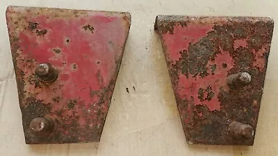 2x Halterung für Unterlenkerstreben von IHC / Mc Cormick D-436 - D-Serie 439 326 - Bild 1 von 4