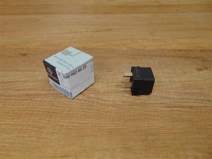 Multifunction Relay Genuine Mercedes - A0009828023 - Picture 1 of 1