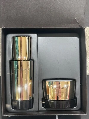 SULWHASOO TIMETREASURE HONORSTIGE SERUM 10ml & CREAM 10ml MINI SET, Newest - Image 1 of 4