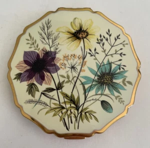 Vintage Stratton England Compact Gold Tone Flowers Enamel Case - Picture 1 of 10