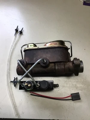 63-64 Ford Galaxie Leeds dual master cylinder With Adjustable Proportional Valve - Image 1 of 4