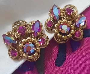 Vtg Goldtone Red Aurora Borealis Rhinestones Clip Earrings Made In West Germany  - Picture 1 of 9
