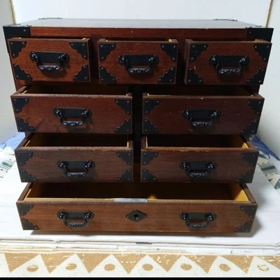 Antiguo cajón de madera japonés pequeño cajón caja gabinete caja era Showa Foto 1 de 4