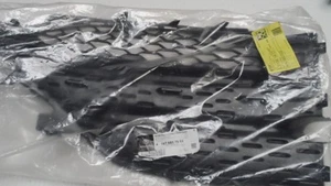 Mercedes Benz A 1678857503 FRONT LOWER OUTER GRILLE RIGHT SIDE BUMPER COVER AREA - Imagen 1 de 8