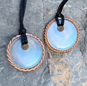 Tensor Ring Straight Line Cubit 333Mhz Opal 1.3 inch Gemstone Necklace - Picture 1 of 13