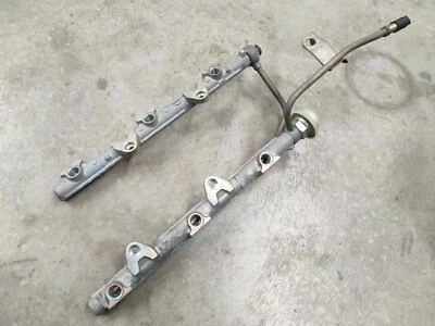 07/2000 a 06/2005 Toyota MCX10R Avalon 3.0L gasolina V6 - Trilho injetor de combustível - Imagem 1 de 2