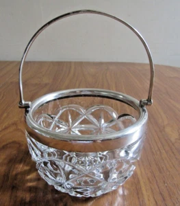 BON-BON/TRINKET BASKET, 11x7 cm, Pressed glass+Silver plate rim & handle,vintage - Picture 1 of 11