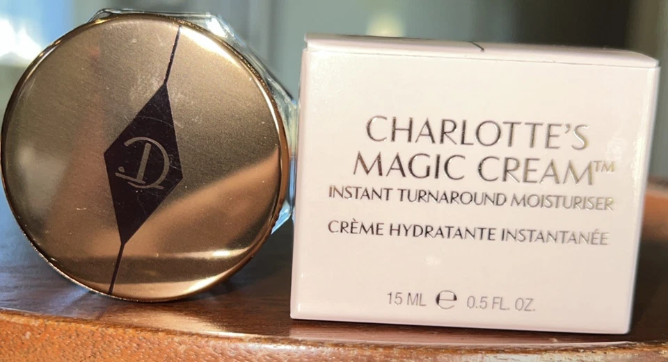 Charlotte Tilbury 魔术霜即时周转保湿霜 15 毫升 / 0.5 盎司 — 第 1/4 张图片