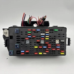 2008-2011 Buick Lucerne Cadillac DTS Fuse Box Under Seat OEM 13697145 - Picture 1 of 14