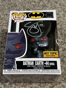 Funko: Batman Earth -44 Murder Machine #360 Hot Topic ~ Firmado por Capullo & Snyder - Imagen 1 de 4