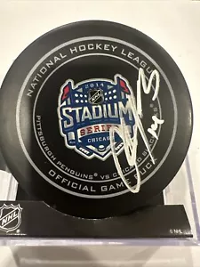 Chris Kunitz Signed Pittsburgh Penguins Official game Puck Stadium Series - Picture 1 of 3