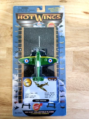 Литая под давлением коллекционная соединяемая взлетно-посадочная полоса Spitfire времен Второй мировой войны Hot Wings — 17113 - Изображение 1 из 2