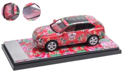BENTLEY Bentayga  - red Flowers - HONE 1:64 - Immagine 1 di 4