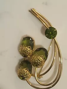 1970s JULIANA DELIZZA Sarah Coventry Gold Acorn Branch Green Olivine Brooch - Picture 1 of 12