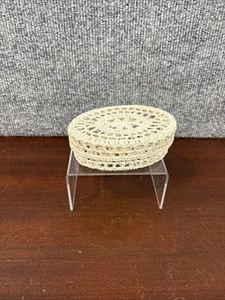 Scatola portagioie vintage con coperchio all'uncinetto decorazione Cottagecore Starche - Foto 1 di 4