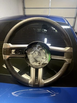 Volante Ford Mustang 2010-2014 cuero negro OEM  Foto 1 de 3