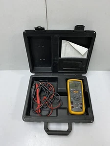 Fluke 1587 Insulation Multimeter With Leads and Case - Picture 1 of 9