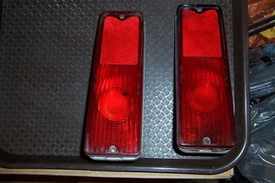 Par de luces traseras Chevrolet Suburban K5 Blazer 1971 72 usadas OEM Foto 1 de 2