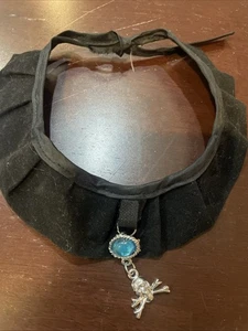 Piraten Prinzessin Halsband mit blauem Edelstein & Totenkopf/gekreuzten Knochen Kostümzubehör - Bild 1 von 1