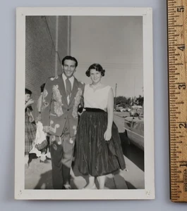 Foto instantánea original vintage de los años 50 estrella de la música country Faron Young con ventilador - Imagen 1 de 2