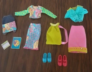 Mary-Kate and Ashley Mix N Match Fashions EUC Clothing 1999 Mattel - Picture 1 of 6