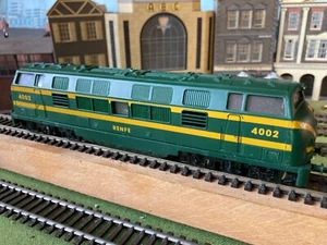 Jouef HDI rare RENFE Class 340, 4000 series, green Bo-Bo diesel loco HO scale - Picture 1 of 8