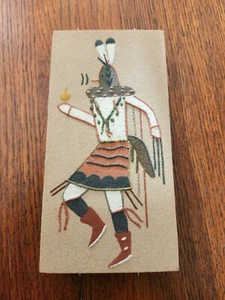 VINTAGE NAVAJO SANDMALEREI UND INFO GESCHRIEBEN VON ELSIE T. YAZZIE - Bild 1 von 2