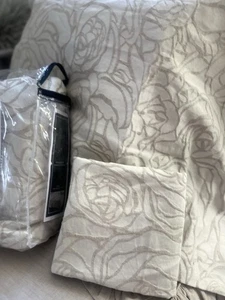 🌷Luxury MODAVARI QUEEN DUVET & 2 Shams LINEN BLEND Chic Contemporary Roses - Picture 1 of 8