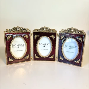 Vtg Bombay Co Red Enamel Ornate 3 Picture Frame Set Hinged 2 X 3 Photos - Picture 1 of 8