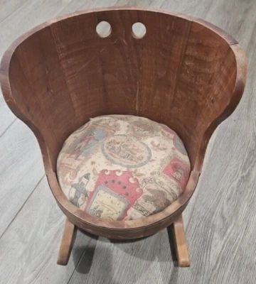 MECEDORA VINTAGE DE MADERA PARA NIÑOS PEQUEÑOS Foto 1 de 4