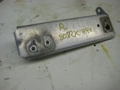 Vintage Snowmobile 1980 Yamaha SRX 440 R. Side Belly Pan Rear Support Bracket Foto 1 de 2