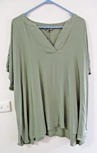 LOVELY TOP BY BELLE CURVE SIZE 24 + - Picture 1 of 5