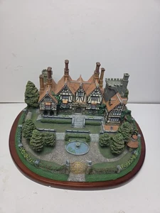 Casa señorial inglesa vintage The Danbury Mint (1995) con base de madera  - Imagen 1 de 4