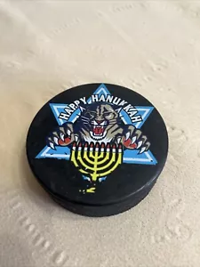 Florida Panthers Happy Chanukkah Limited Edition Hockey Club Puck - Bild 1 von 2
