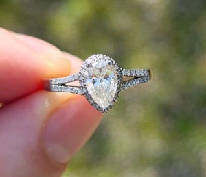Anillo central de diamantes en forma de pera de 1,2 quilates con sello de 18 quilates talla N - Imagen 1 de 13