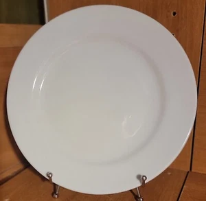 Better Homes & Gardens WHITEWARE Dinner plate, 10 3/4", Porcelain, Very good - Picture 1 of 5