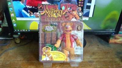 Camisa roja Fozzie de vacaciones Palisades The Muppets exclusiva de Toyfare MOSC SIN USAR, EN CAJA Foto 1 de 3