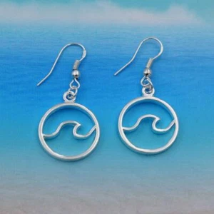 WAVE OHRRINGE 0,75" Rund Charm Strand Ozean Brandung Edelstahl Ohr Drähte NEU - Bild 1 von 2