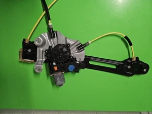 2013 - 2019 CADILLAC XTS FRONT RIGHT SIDE DOOR WINDOW REGULATOR & MOTOR OEM - Picture 1 of 4
