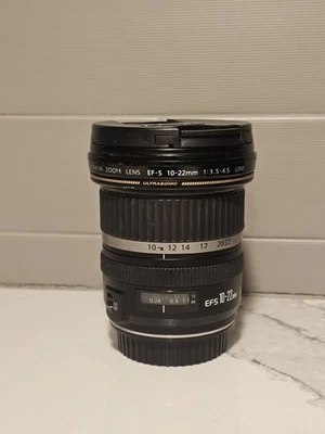 Lente Canon EF-S 10-22 mm F/3,5-4,5 USM (236) Foto 1 de 4