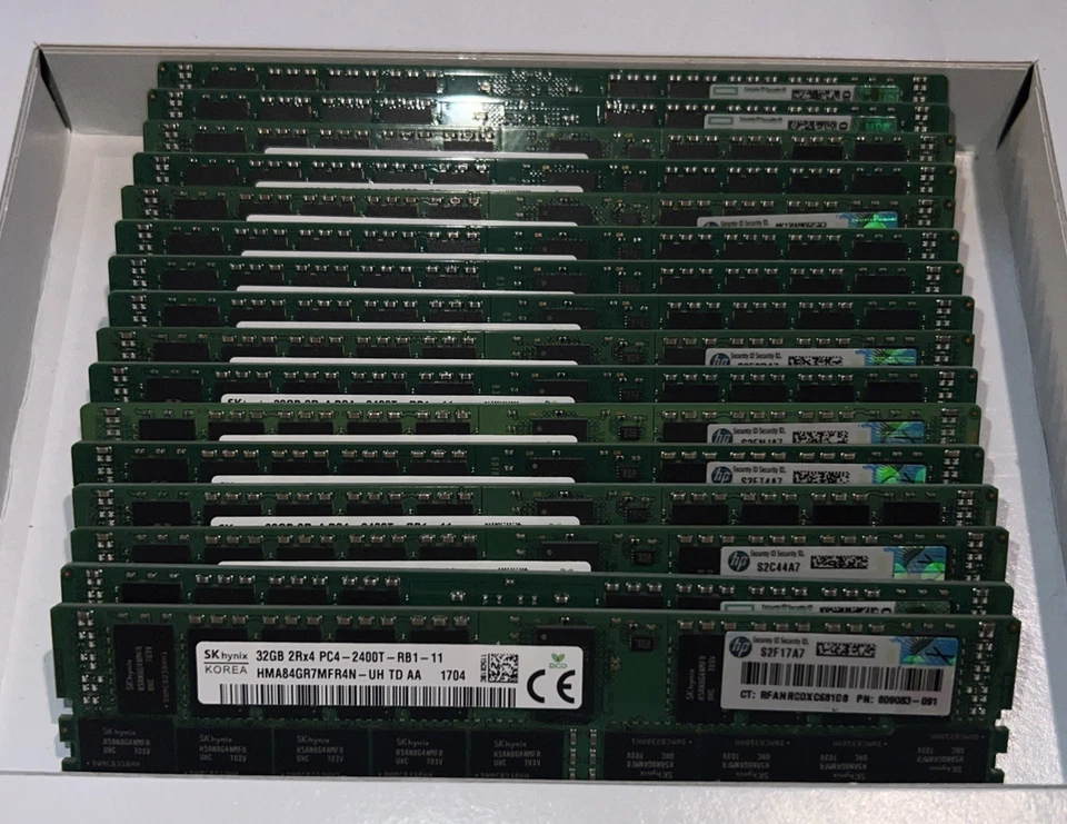 HP Hynix 32GB DDR4 2400 MHz ECC REG HMA84GR7MFR4N-UH PC4 Server Workstation RAM - Bild 1 von 2