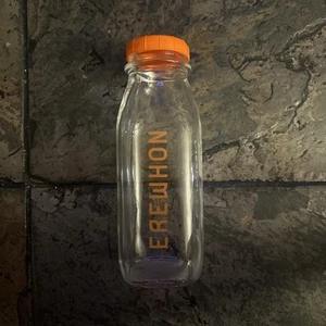 SEVERANCE LUMON - Erewhon leere Glasflasche, Apple TV - Bild 1 von 3