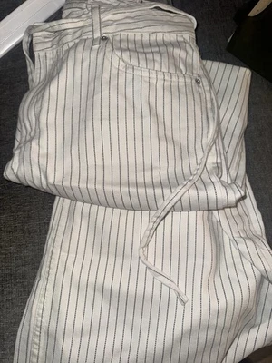 PANTALÓN MANGO RAYAS BLANCO Y AZUL RECTO DE SUIZA TALLA 8 EE. UU. Foto 1 de 2