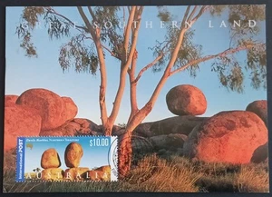 Maxi tarjeta postal 2000 10,00 Australia Devil's Marbles Territorio del Sur NT - Imagen 1 de 2
